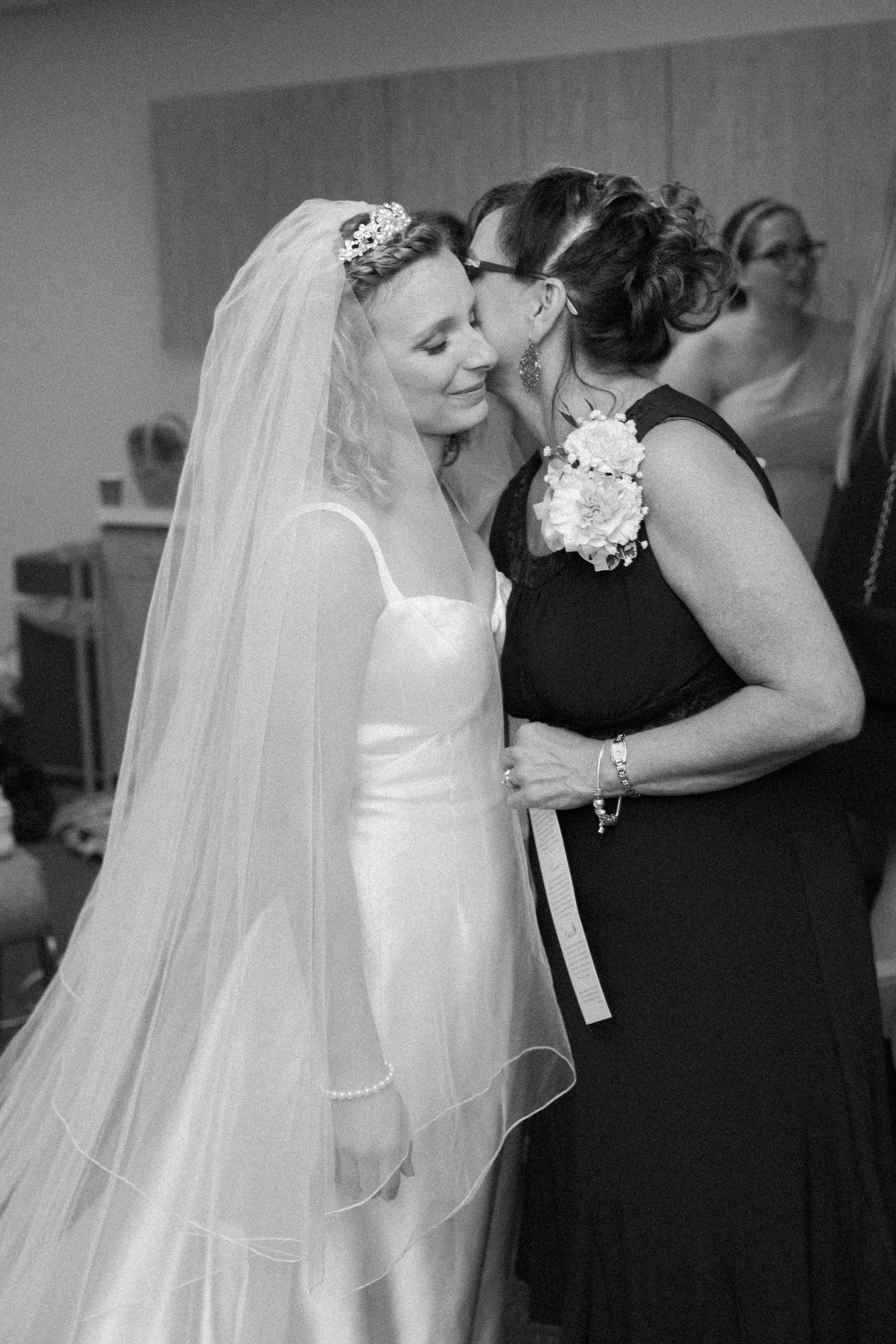michigan bride and her mother